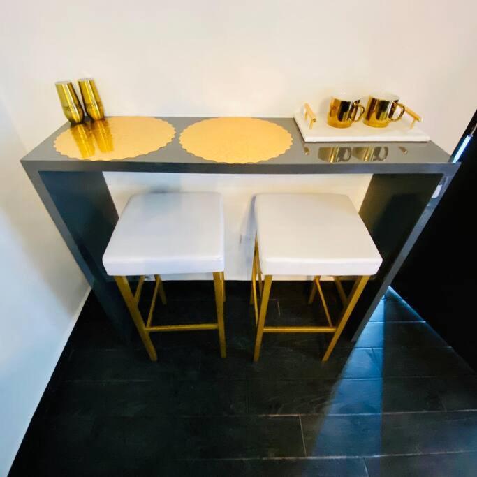 Pasavento - Modern Black Suite Camaceyes Bagian luar foto